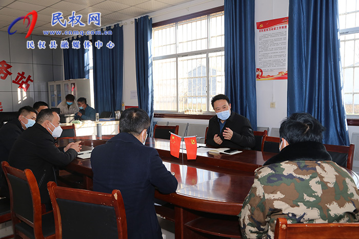 縣委常委、組織部長王義彬暗訪督導(dǎo)軟弱渙散村黨組織整頓、“五星”支部創(chuàng)建和駐村“第一書記”在崗履職情況