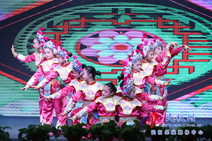 展望未來，向2023年快樂出發(fā)——民權(quán)求實(shí)學(xué)校2022年年度文藝匯演成功舉行