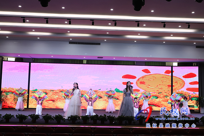 展望未來，向2023年快樂出發(fā)——民權(quán)求實(shí)學(xué)校2022年年度文藝匯演成功舉行