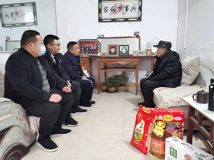 縣畜牧發(fā)展服務(wù)中心走訪慰問(wèn)退休老干部