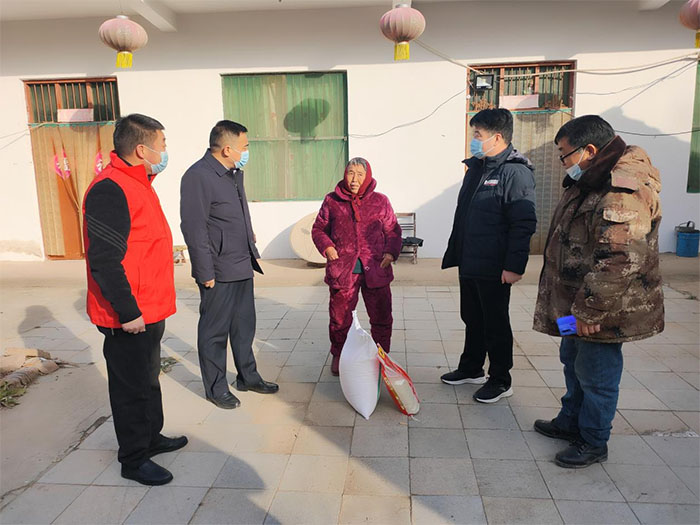 縣畜牧發(fā)展服務(wù)中心開(kāi)展“送溫暖暖人心”春節(jié)慰問(wèn)活動(dòng)