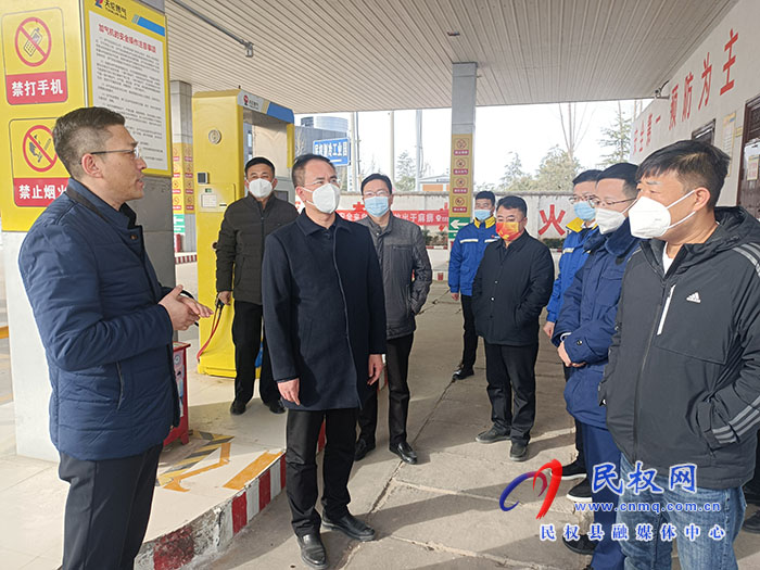 縣委常委、常務副縣長王景義檢查節(jié)前食品供應和安全生產(chǎn)工作