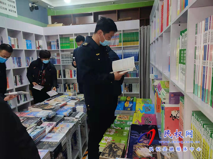 民權(quán)縣文化市場綜合行政執(zhí)法大隊(duì)開展“掃黃打非”執(zhí)法行動