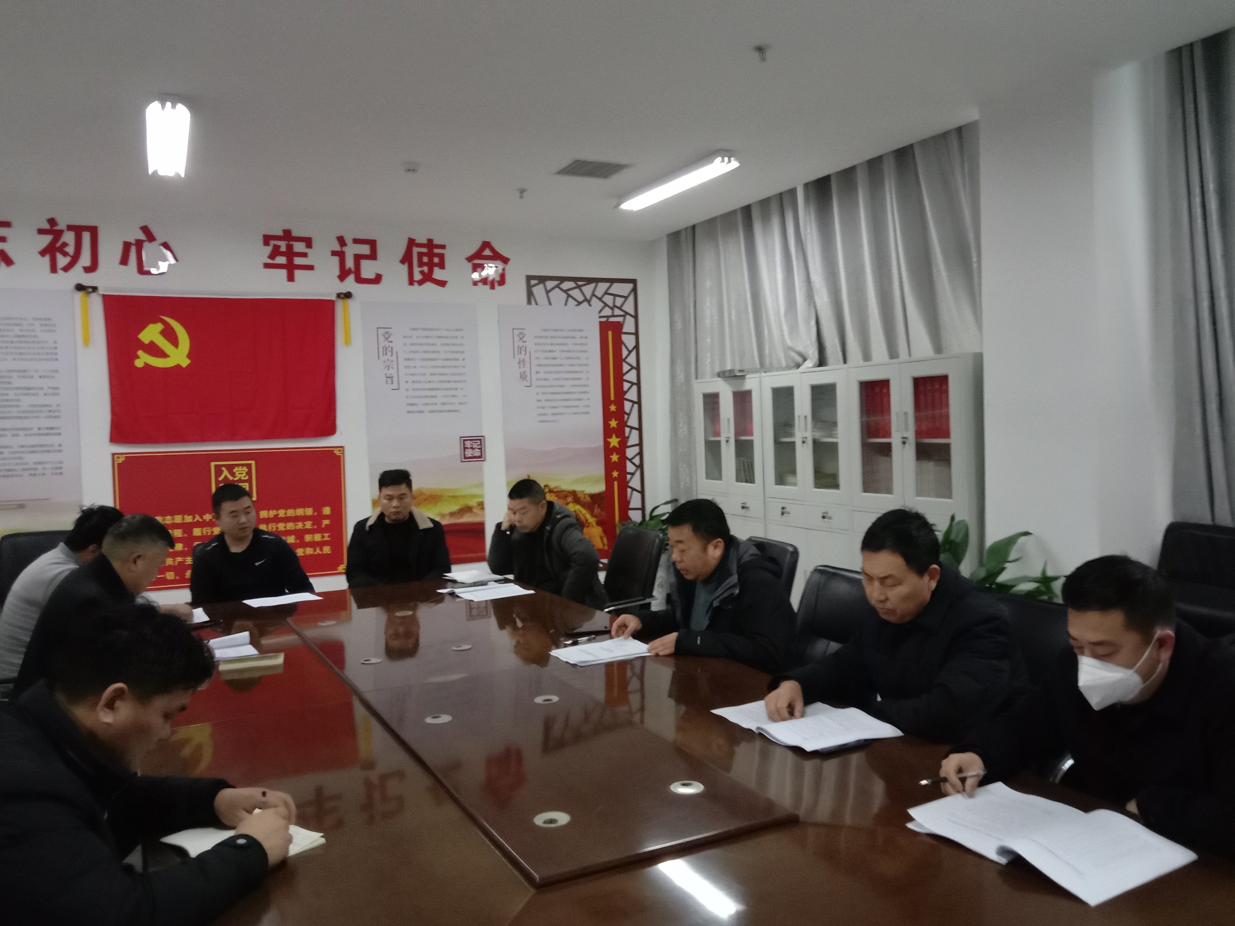 縣林業(yè)發(fā)展服務中心傳達貫徹落實中國共產(chǎn)黨民權(quán)縣第十三屆紀律檢查委員會第三次全體會議精神
