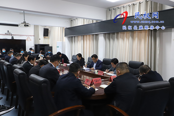縣委副書(shū)記、縣長(zhǎng)王靜嫻調(diào)研教育教學(xué)工作