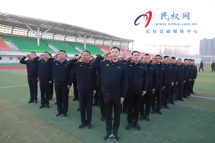 民權(quán)縣城市管理局:開展“強基礎(chǔ) 轉(zhuǎn)作風(fēng) 樹形象”軍事化訓(xùn)練活動?