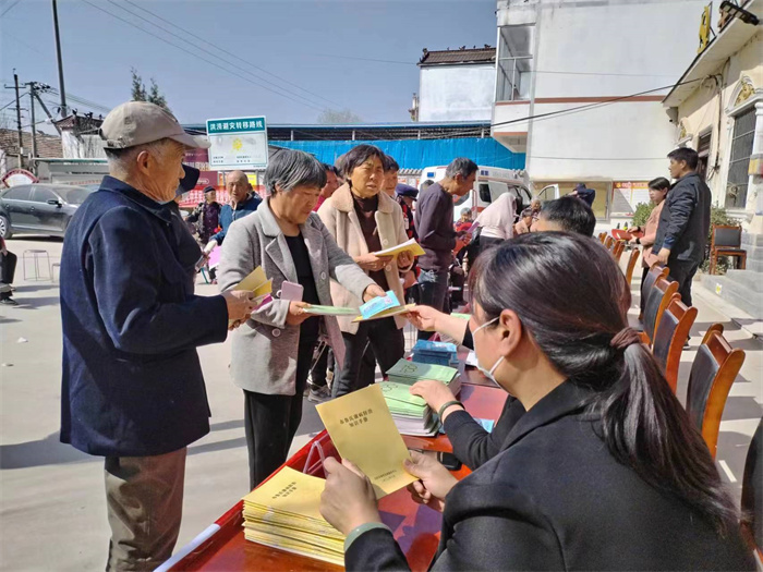 縣委黨校開展3月份主題黨日“1+新時(shí)代文明實(shí)踐推動暨黨的創(chuàng)新理論、科技、衛(wèi)生三下鄉(xiāng)”活動