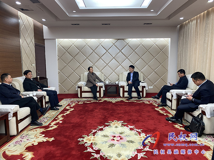 縣委副書記、縣長王靜嫻會見海信家電集團(tuán)副總裁兼空調(diào)公司總裁王云利一行