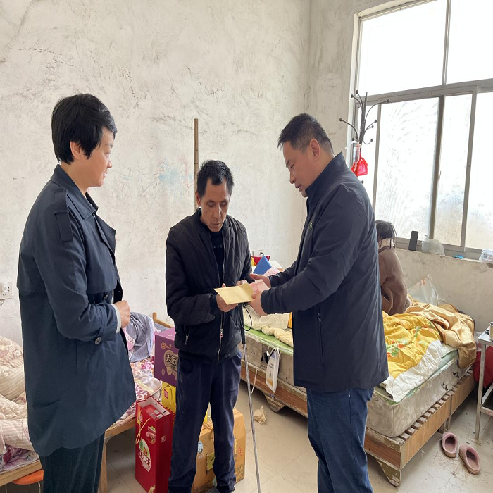 縣殘聯(lián)走訪慰問(wèn)困難殘疾人家庭