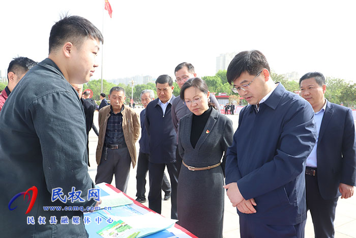 我縣開(kāi)展第八個(gè)全民國(guó)家安全教育日宣傳活動(dòng)