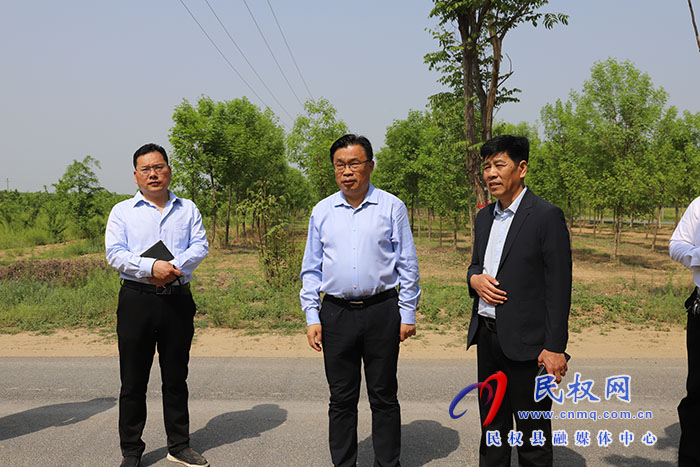 縣領(lǐng)導(dǎo)畢道喜調(diào)研中國(guó)·民權(quán)第七屆槐花文化系列活動(dòng)線路和場(chǎng)地等工作