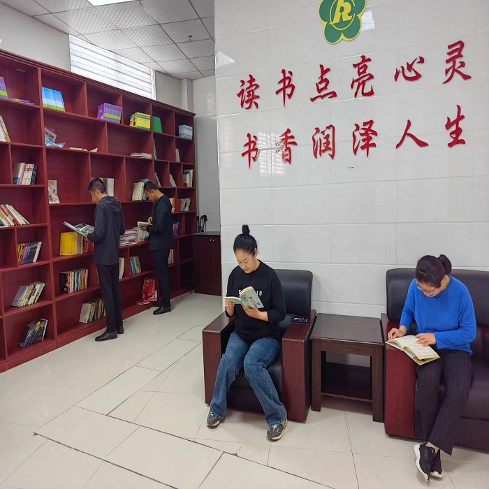 民權(quán)縣殘聯(lián)開展“最美人間四‘閱’天” 世界讀書日系列活動(dòng)