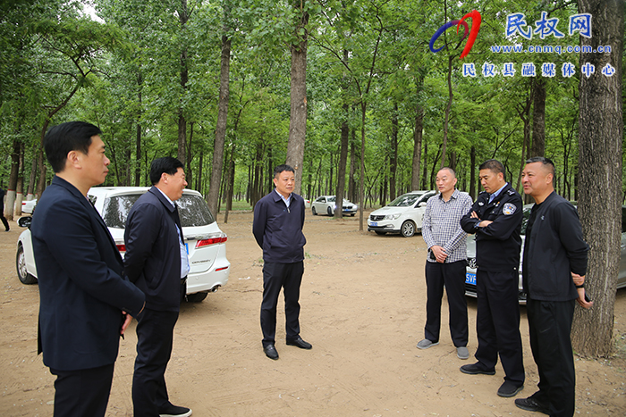 副縣長、公安局長賈濤到2023中國·民權申甘林帶生態(tài)半程馬拉松賽場地檢查指導安保工作
