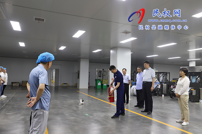 縣委宣傳部聯(lián)合消防救援大隊、高新區(qū)管委會走進印刷企業(yè)開展消防安全知識培訓(xùn)和實操應(yīng)急演練活動