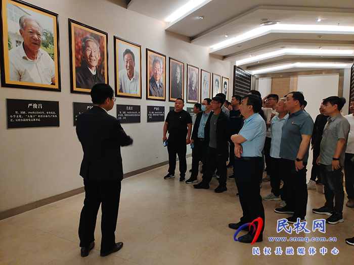 民權(quán)縣2023年春季學(xué)期中青年干部培訓(xùn)班赴安徽省鳳陽縣小崗村開展現(xiàn)場教學(xué)活動(dòng)