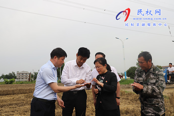市委常委、常務(wù)副市長薛鳳林到民調(diào)研“三夏”生產(chǎn)工作及高考考務(wù)工作