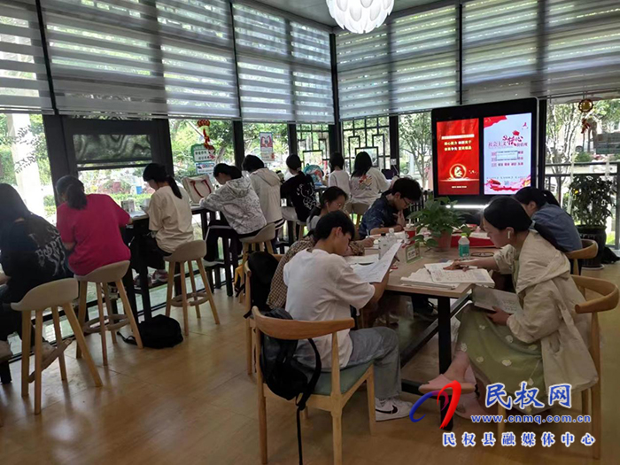 民權(quán)縣圖書館提供多元化服務(wù)助力考生備考