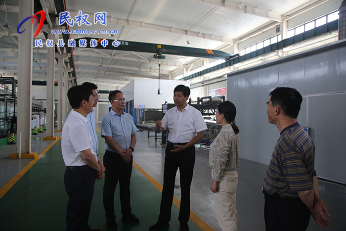 市委常委、常務副市長薛鳳林到民開展“企業(yè)服務日”活動