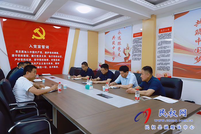 縣領(lǐng)導(dǎo)賈濤、張志剛督導(dǎo)文明村創(chuàng)建和反詐工作