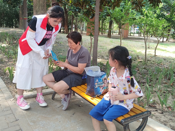 民權(quán)縣返家鄉(xiāng)大學(xué)生助力“節(jié)能降碳”環(huán)保宣傳活動(dòng)