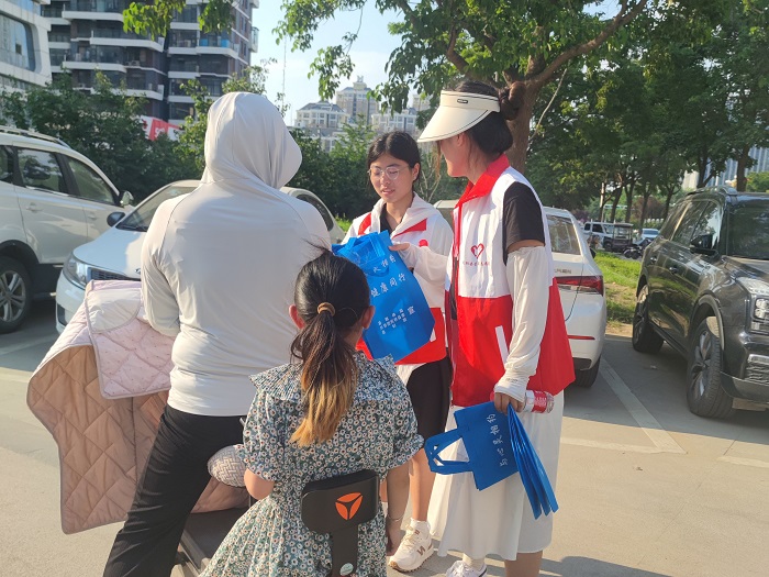 民權(quán)縣返家鄉(xiāng)大學(xué)生助力“節(jié)能降碳”環(huán)保宣傳活動(dòng)