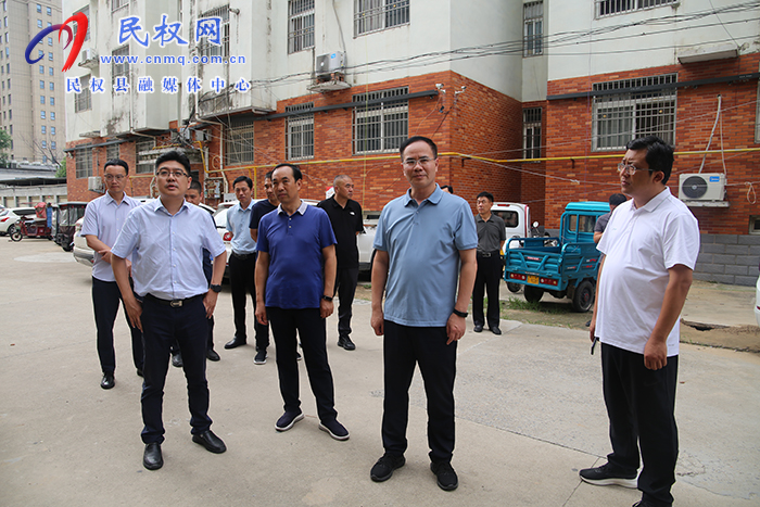 縣委常委、常務(wù)副縣長(zhǎng)王景義督導(dǎo)檢查創(chuàng)文工作