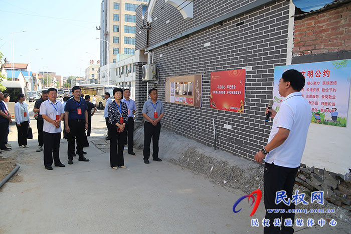 縣人大代表視察全國文明城市創(chuàng)建、城區(qū)市政基礎(chǔ)設(shè)施建設(shè)、老舊小區(qū)改造工作