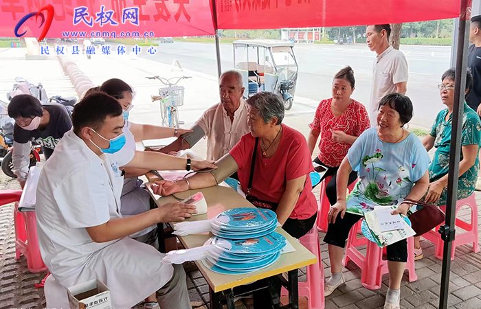 縣衛(wèi)健委組織開(kāi)展老年健康宣傳周活動(dòng)
