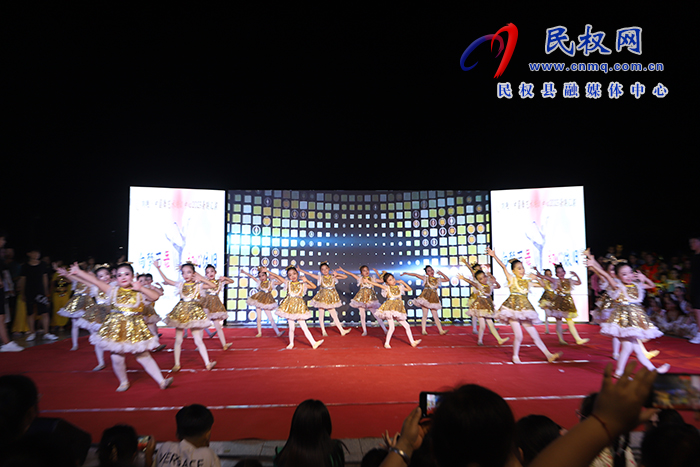 劉艷·中國舞藝術(shù)培訓中心2023年暑期匯演在莊子廣場舉行
