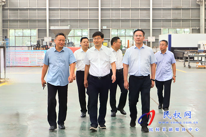 市人大常委會副主任張團結蒞民調研并開展“萬人助萬企”活動