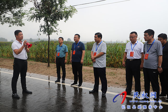 縣政協(xié)視察縣交通運輸局農(nóng)村公路養(yǎng)護中心工作