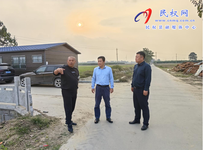 縣委常委、縣委辦公室主任吳杰到野崗鎮(zhèn) 孟莊村調(diào)研督導(dǎo)鞏固拓展脫貧攻堅(jiān)成果同鄉(xiāng)村振興有效銜接工作