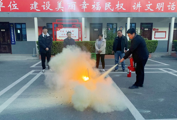 縣財(cái)政局組織開(kāi)展消防安全培訓(xùn)演練活動(dòng)