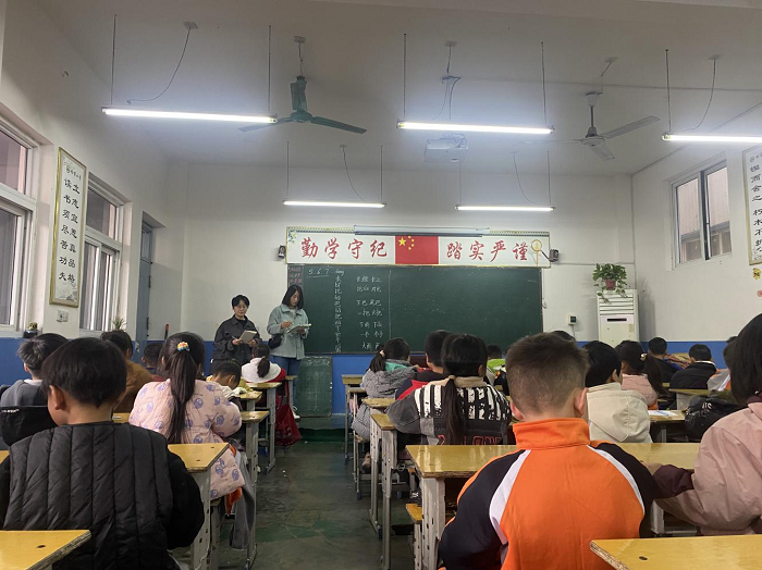 縣財政局開展享受“兩免一補(bǔ)”政策學(xué)生人數(shù)核查工作