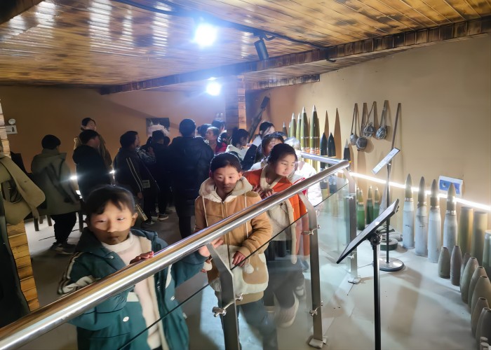 雙塔鎮(zhèn)牛牧崗小學(xué)開(kāi)展“參觀紅色教育基地 弘揚(yáng)愛(ài)國(guó)主義精神”主題教育活動(dòng)