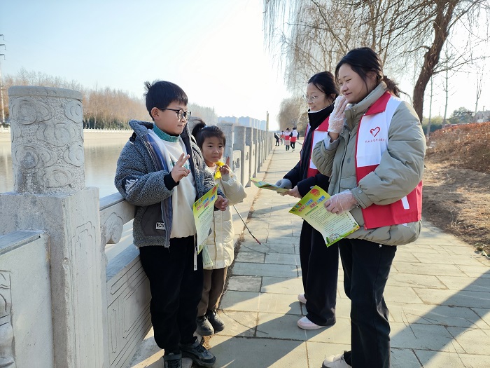 團(tuán)縣委組織開展“爭當(dāng)河小青 保障大河凈”志愿服務(wù)活動(dòng)
