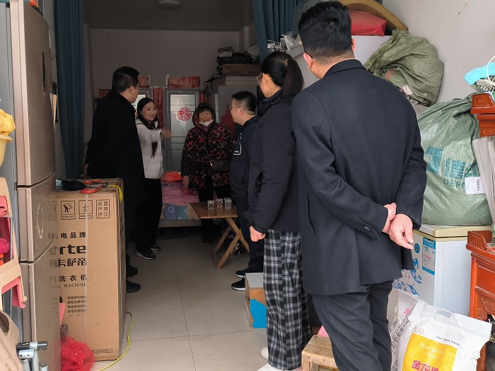 團縣委聯(lián)合縣幫扶好人協(xié)會開展走訪慰問“身邊好人”活動