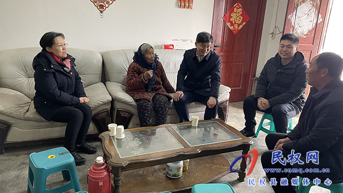 市人大常委會(huì)副主任張團(tuán)結(jié)到民開(kāi)展春節(jié)前慰問(wèn)活動(dòng)