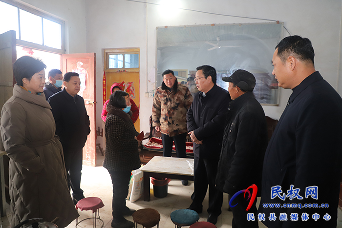 市人大常委會黨組副書記、副主任姬脈常到民慰問困難群眾、困難老黨員