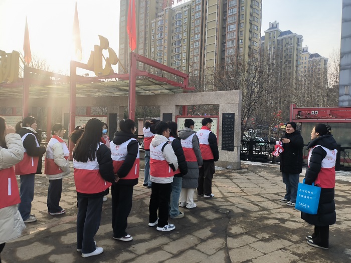 團縣委組織青年志愿者助力民權(quán)縣2024年春風行動首場大型招聘會