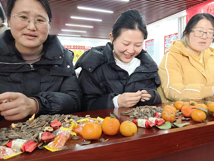 民權(quán)縣人和鎮(zhèn)高集學校 --慶祝第114個國際勞動婦女節(jié)