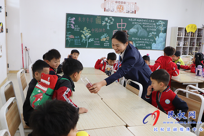 開(kāi)展幼小銜接 開(kāi)啟幼兒成長(zhǎng)之旅 ——民權(quán)縣第一實(shí)驗(yàn)幼兒園攜手民權(quán)縣求實(shí)學(xué)校開(kāi)展幼小銜接活動(dòng)