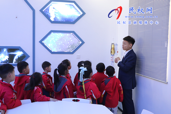 開(kāi)展幼小銜接 開(kāi)啟幼兒成長(zhǎng)之旅 ——民權(quán)縣第一實(shí)驗(yàn)幼兒園攜手民權(quán)縣求實(shí)學(xué)校開(kāi)展幼小銜接活動(dòng)