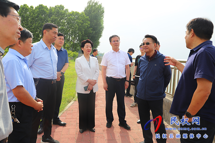 連云港市人大常委會(huì)副主任、市總工會(huì)主席王家全一行蒞民調(diào)研