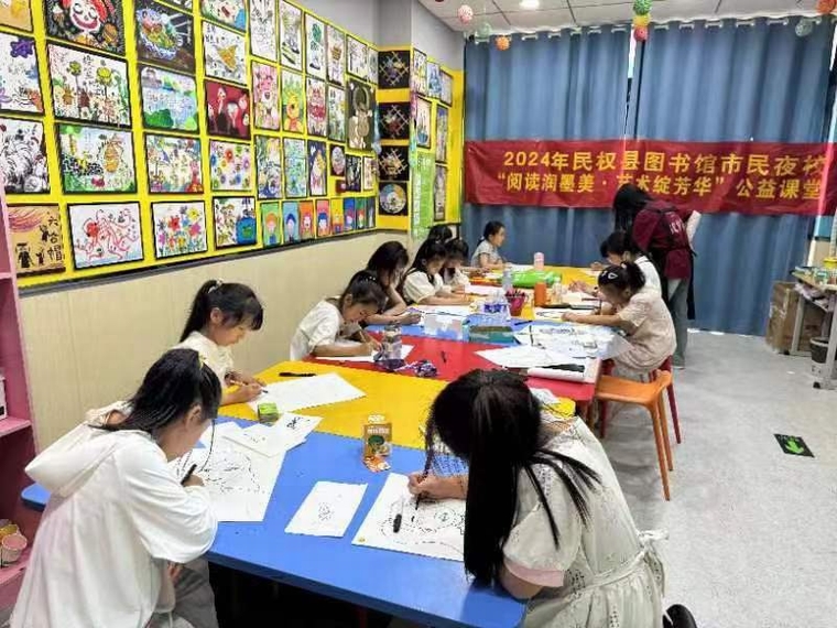 民權(quán)縣圖書館舉辦第二期市民夜?！伴喿x潤墨美·藝術(shù)綻芳華”公益課堂
