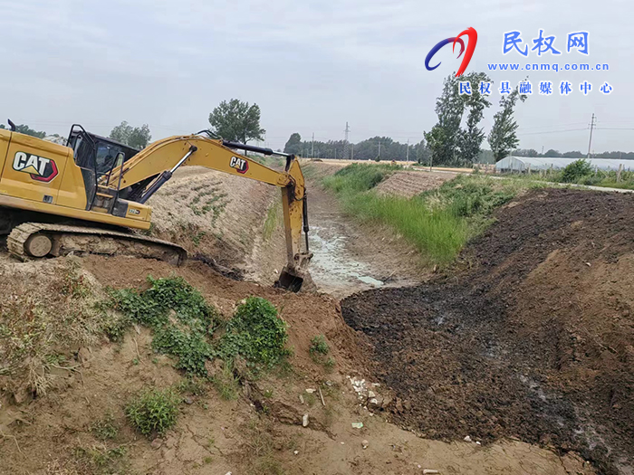 王莊寨鎮(zhèn)77名網格員開展河道巡查工作