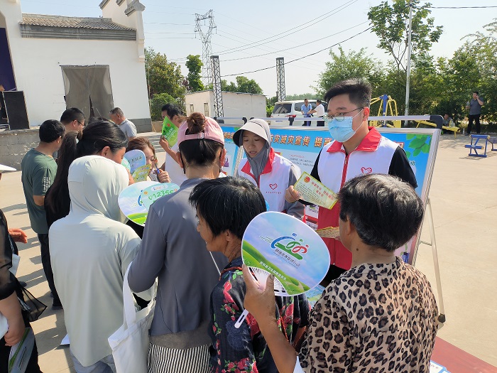 團(tuán)縣委參加2024年民權(quán)縣科技活動(dòng)周暨文化、科技、衛(wèi)生“三下鄉(xiāng)”活動(dòng)