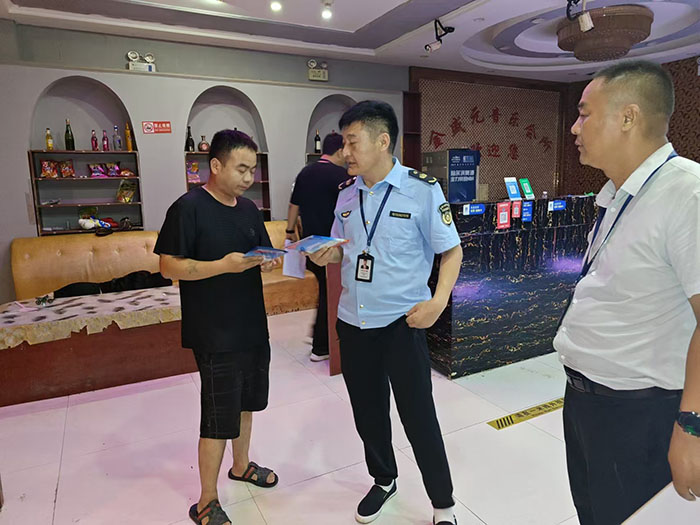 民權(quán)縣文化市場綜合行政執(zhí)法大隊(duì)開展普法宣傳活動－－優(yōu)化營商環(huán)境