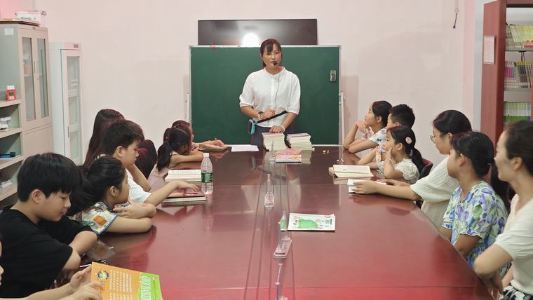 民權(quán)縣舉辦“愛心課堂 快樂成長”注意力訓(xùn)練文明實踐公益講座