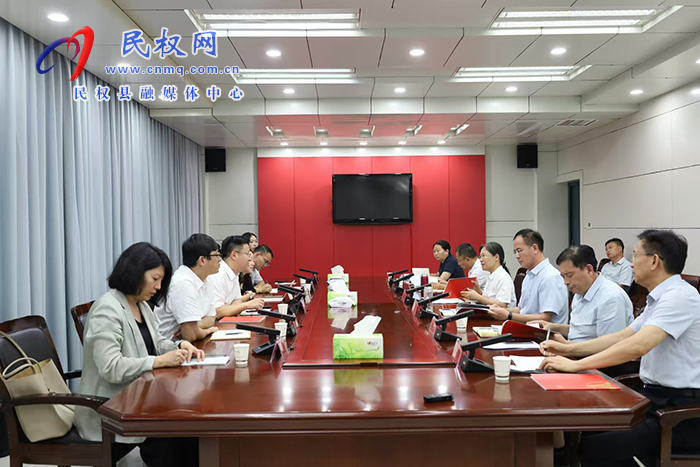 縣委書記王靜嫻會(huì)見來民客商